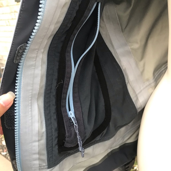 Women's North Face Summit Series Gore-Tex Jacket - Picture 10 of 16